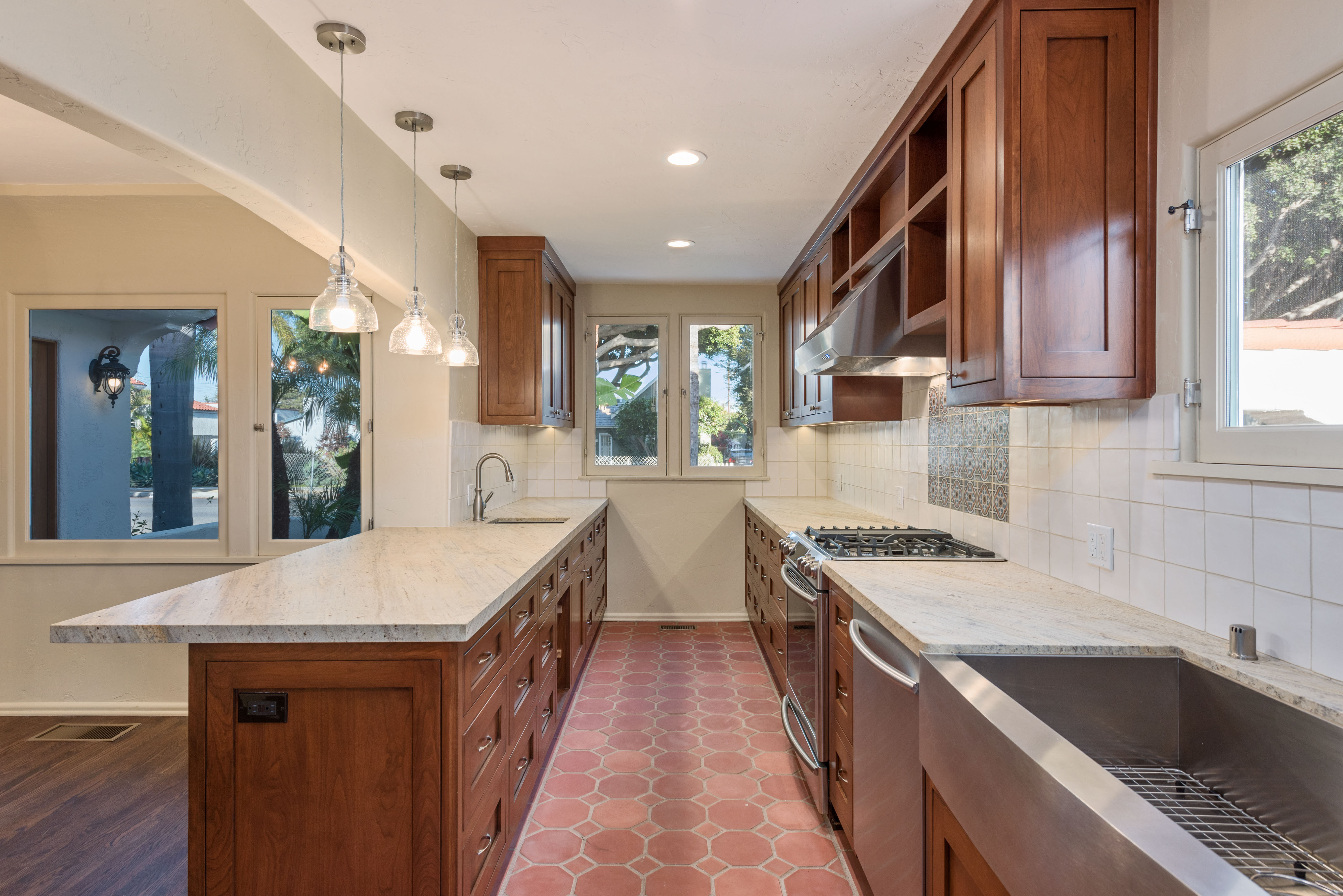 2262 Cloverfield, Santa Monica, California 90405, 3 Bedrooms Bedrooms, ,2 BathroomsBathrooms,Home,For Rent,Cloverfield,1101