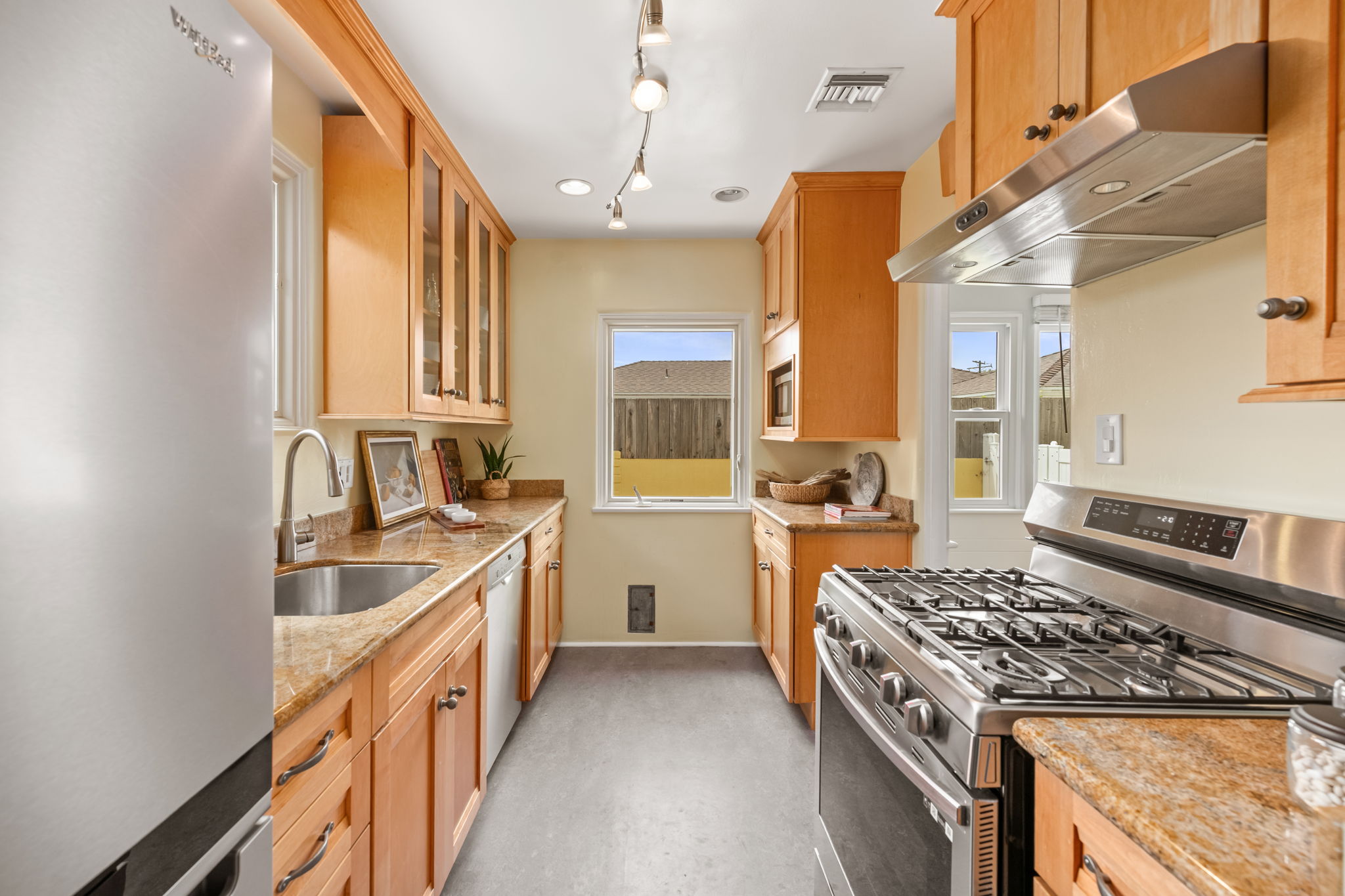 4240 McConnell, Culver City, California 90066, 2 Bedrooms Bedrooms, ,1 BathroomBathrooms,Home,For Sale,McConnell,1172