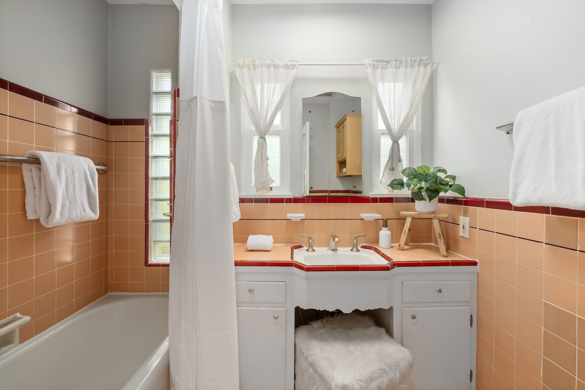 4240 McConnell, Culver City, California 90066, 2 Bedrooms Bedrooms, ,1 BathroomBathrooms,Home,For Sale,McConnell,1172