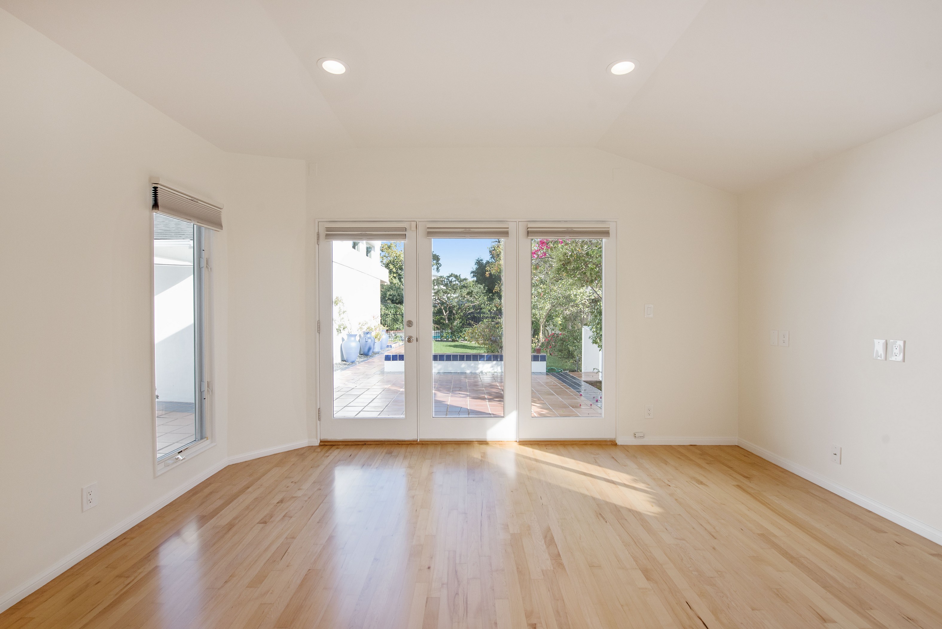 556 swarthmore,California 90272,2 Bedrooms Bedrooms,2 BathroomsBathrooms,Home,swarthmore,1063