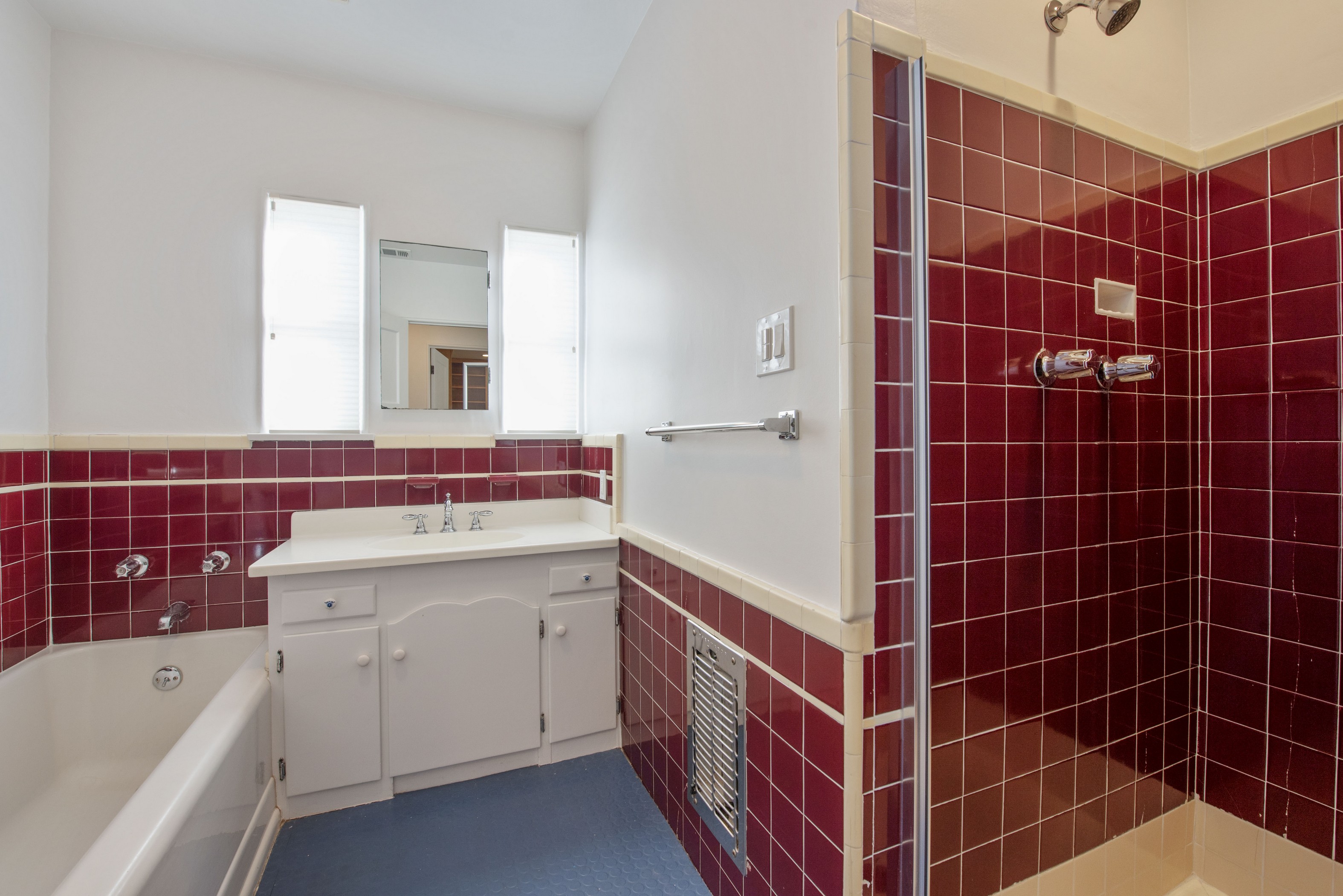 556 swarthmore,California 90272,2 Bedrooms Bedrooms,2 BathroomsBathrooms,Home,swarthmore,1063