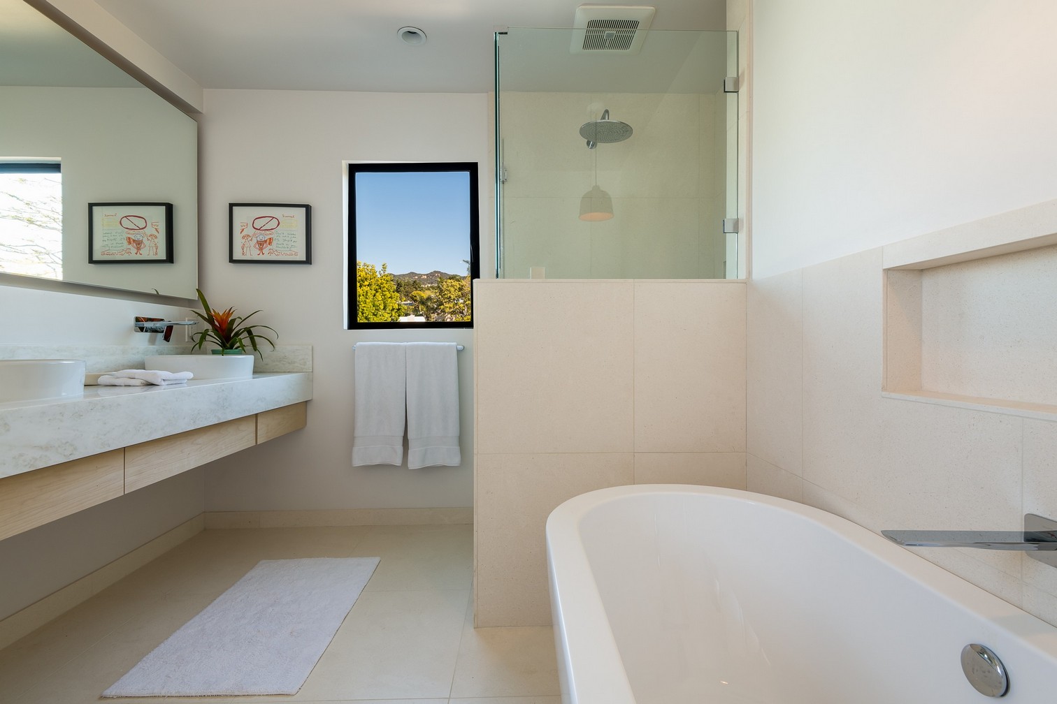 16571 Chattanooga Pl,Pacific Palisades,California 90272,4 Bedrooms Bedrooms,3.5 BathroomsBathrooms,Home,Chattanooga Pl,1073