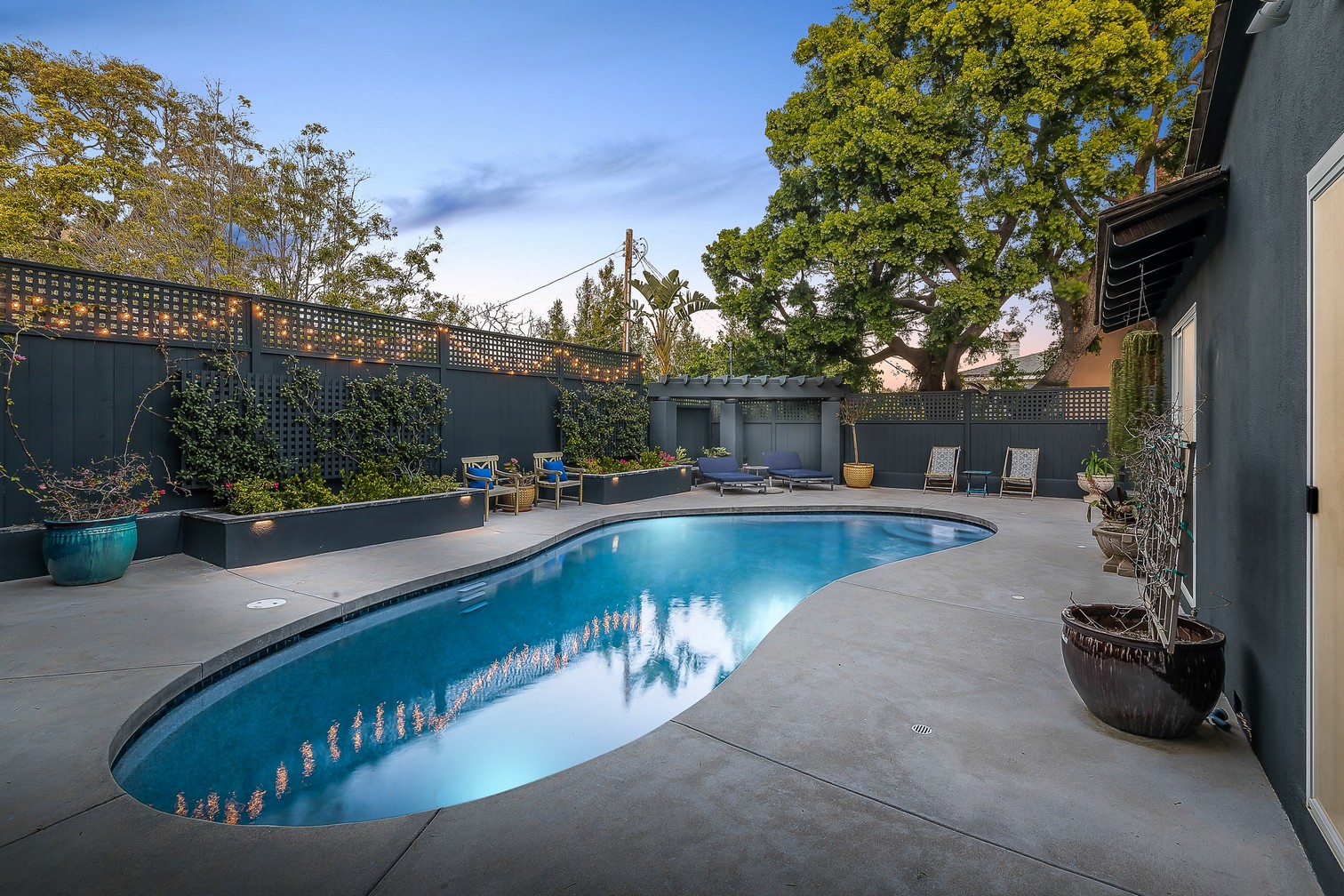 16571 Chattanooga Pl,Pacific Palisades,California 90272,4 Bedrooms Bedrooms,3.5 BathroomsBathrooms,Home,Chattanooga Pl,1073